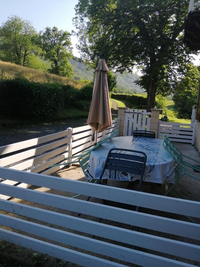 Maison A La Campagne Au Coeur Du Cantal Dept 15 Marmanhac Экстерьер фото